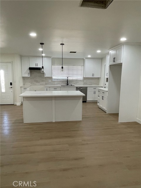 Detail Gallery Image 3 of 14 For 10076 7th Ave, Hesperia,  CA 92345 - 4 Beds | 2 Baths