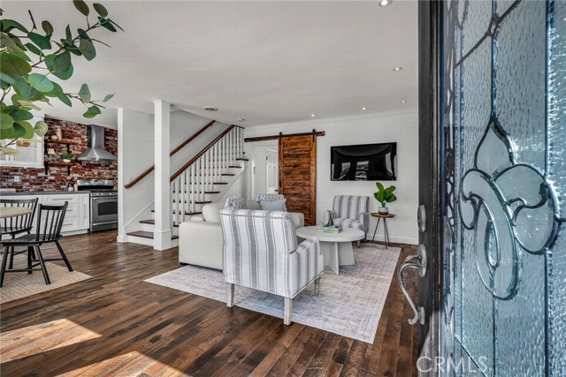 Detail Gallery Image 5 of 34 For 907 Diamond St, Redondo Beach,  CA 90277 - 4 Beds | 3 Baths