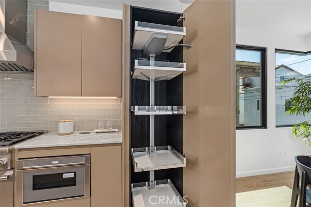 Detail Gallery Image 16 of 34 For 507 .5 Marguerite Ave, Corona Del Mar,  CA 92625 - 3 Beds | 2/1 Baths