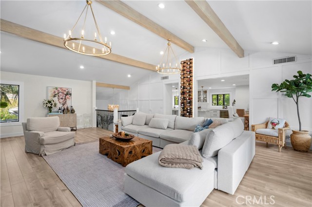 11 Mainsail Drive, Corona del Mar CA: https://media.crmls.org/medias/1cf90344-365e-4dfb-880e-25dcefd5e6c3.jpg