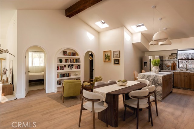 Detail Gallery Image 4 of 32 For 2931 Tyburn St, Los Angeles,  CA 90039 - 3 Beds | 2 Baths