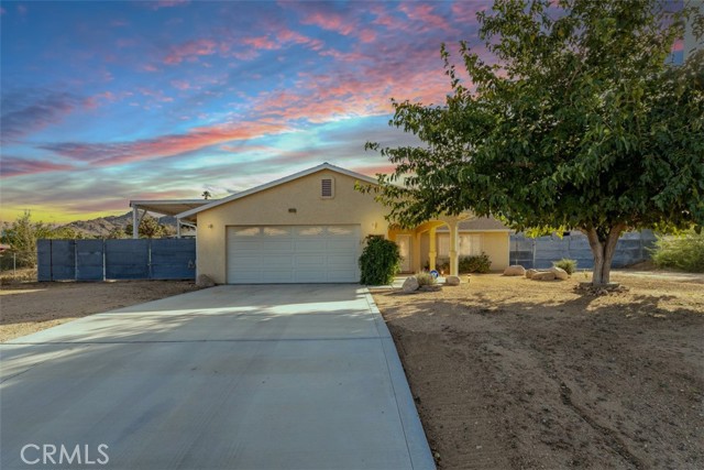 Detail Gallery Image 2 of 37 For 60205 Latham Trl, Joshua Tree,  CA 92252 - 3 Beds | 2 Baths