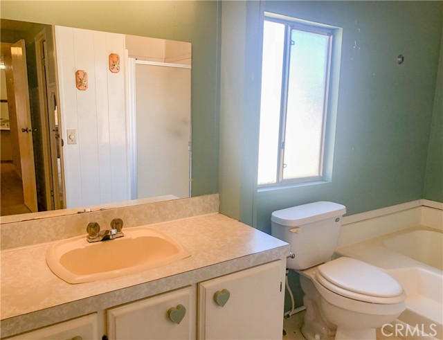 Detail Gallery Image 23 of 24 For 400 E Roberts #99,  Bakersfield,  CA 93308 - 2 Beds | 2 Baths