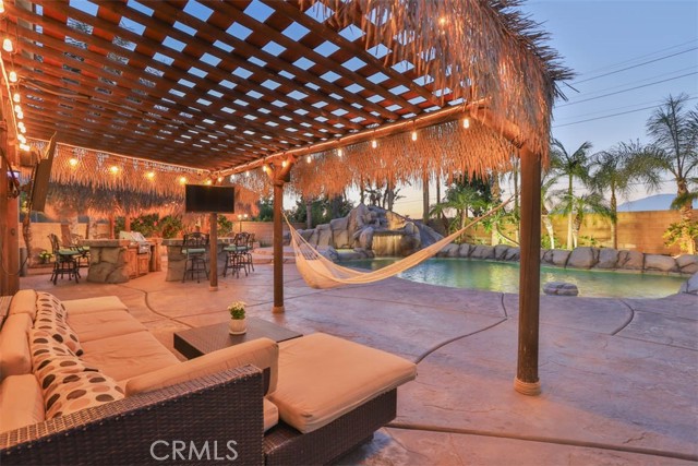 7123 Cottage Grove Drive, Eastvale CA: https://media.crmls.org/medias/1cfb6907-4cec-455c-a85b-b18cee2d6f53.jpg