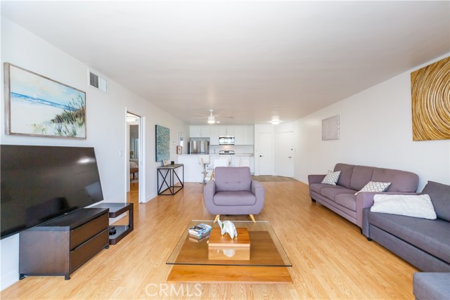 10240 Camarillo Street, 314 photo 7