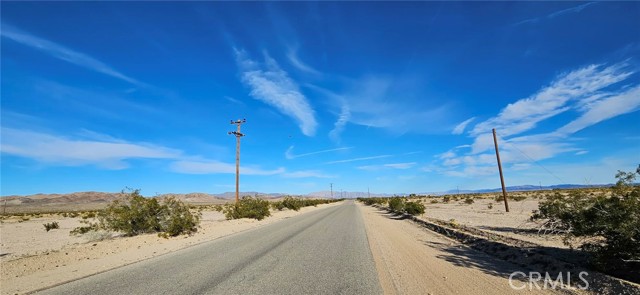 Detail Gallery Image 3 of 5 For 800 Valle Vista Rd., Twentynine Palms,  CA 92277 - – Beds | – Baths