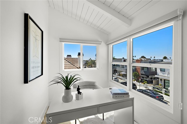 Detail Gallery Image 18 of 26 For 207 E Edgewater Ave #REAR,  Newport Beach,  CA 92661 - 2 Beds | 2 Baths