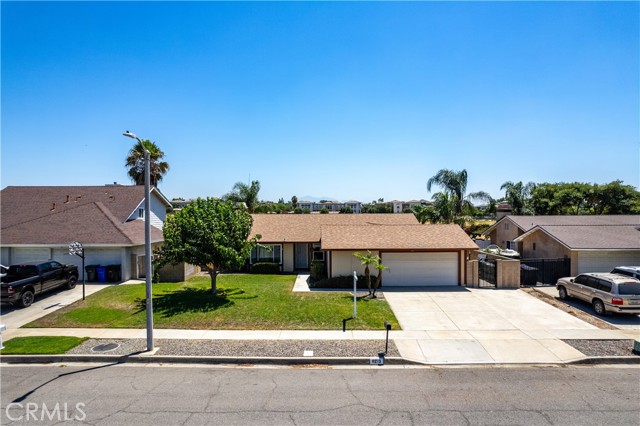 8213 Kinlock Ave, Rancho Cucamonga, CA 91730