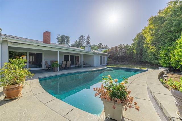 Detail Gallery Image 44 of 62 For 18621 Paseo Nuevo Dr, Tarzana,  CA 91356 - 4 Beds | 3/1 Baths
