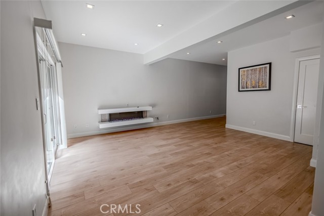 Detail Gallery Image 5 of 40 For 10831 Roycroft St #18,  Sun Valley,  CA 91352 - 3 Beds | 2/1 Baths