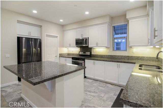 Detail Gallery Image 12 of 41 For 21406 Dahlia Ct, Trabuco Canyon,  CA 92679 - 4 Beds | 3/1 Baths