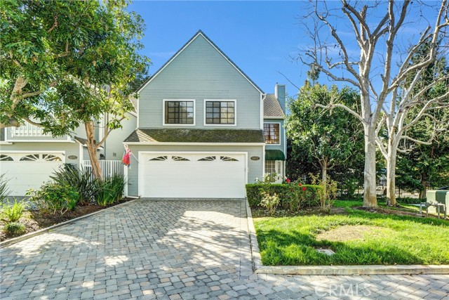 Detail Gallery Image 2 of 40 For 6073 Loynes #32,  Long Beach,  CA 90803 - 3 Beds | 3 Baths