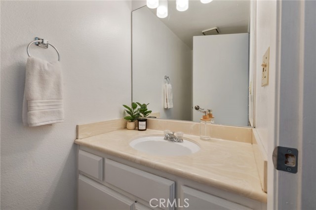 7038 De Celis Place, Van Nuys CA: https://media.crmls.org/medias/1cfe0298-776b-4611-882b-f82faa102c55.jpg