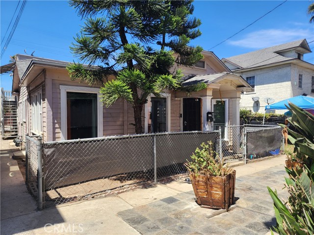 Detail Gallery Image 5 of 13 For 1557 Pine Ave, Long Beach,  CA 90813 - – Beds | – Baths
