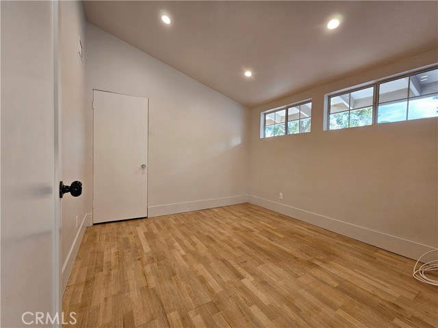 Detail Gallery Image 27 of 37 For 17530 Tuba St, Northridge,  CA 91325 - 4 Beds | 2/1 Baths