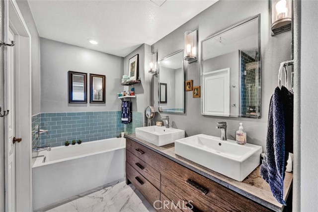 98 Hinterland Way, Ladera Ranch CA: https://media.crmls.org/medias/1cffa671-e31e-4816-b46c-1e041002a368.jpg