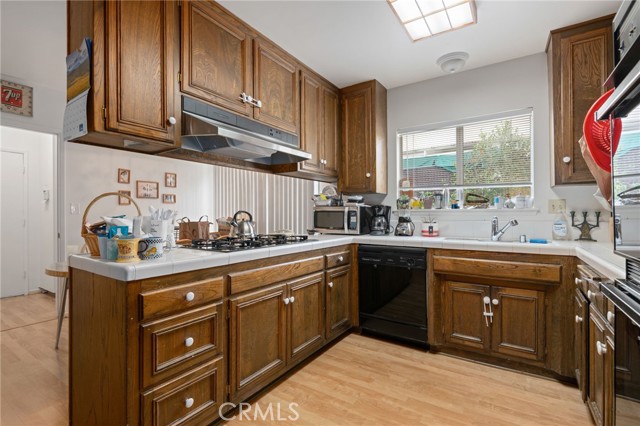 Detail Gallery Image 9 of 22 For 18937 Olympia, Porter Ranch,  CA 91326 - 4 Beds | 2/1 Baths