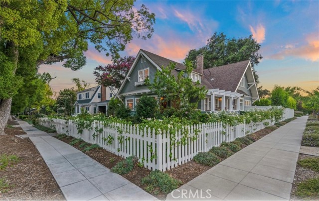 743 Harvard Avenue, Claremont CA: https://media.crmls.org/medias/1d010ee7-b278-4bbd-8423-ee38bc5a7915.jpg