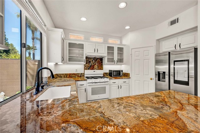 Detail Gallery Image 15 of 39 For 27 Cayman Brac, Aliso Viejo,  CA 92656 - 3 Beds | 2/1 Baths