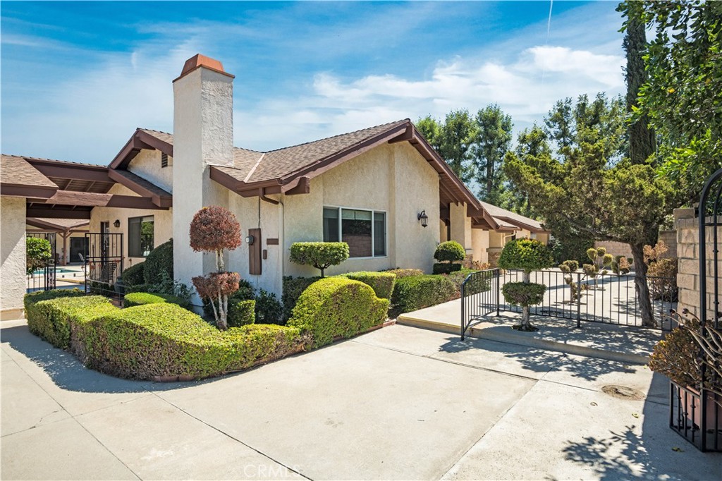 9635 Sunland Boulevard, Shadow Hills, CA 91040
