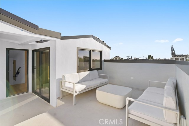 Detail Gallery Image 16 of 17 For 604 Narcissus Ave, Corona Del Mar,  CA 92625 - 3 Beds | 3/1 Baths