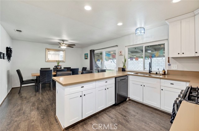 Detail Gallery Image 13 of 38 For 10022 Chula Vista Way, Riverside,  CA 92503 - 4 Beds | 2 Baths