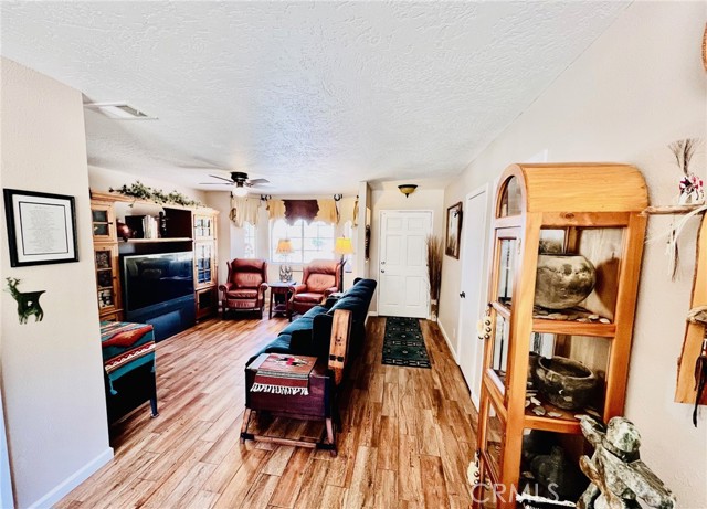 24212 Kansa Road, Apple Valley CA: https://media.crmls.org/medias/1d033c90-cf74-40aa-b026-1a690498d33c.jpg