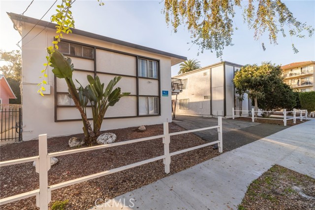 Detail Gallery Image 3 of 24 For 2401 S Denison Ave, San Pedro,  CA 90731 - – Beds | – Baths