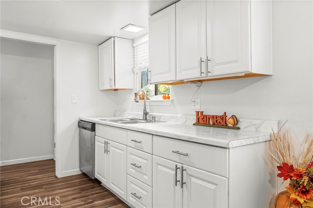 1171 Peach Street, Corning CA: https://media.crmls.org/medias/1d04d001-d555-4c67-9dbe-879c65a21f6d.jpg