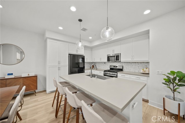 Detail Gallery Image 5 of 38 For 16157 Sandpiper Ave, Chino,  CA 91708 - 4 Beds | 3 Baths