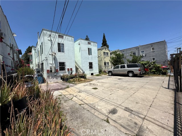 854 W Martin Luther King Jr Boulevard, Los Angeles CA: https://media.crmls.org/medias/1d0545ad-51c6-4151-9607-54a786d4c6a6.jpg