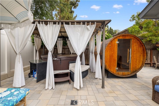 22361 Torino, Laguna Hills CA: https://media.crmls.org/medias/1d05ab66-e32d-429f-ab22-0b1aa0c5a216.jpg