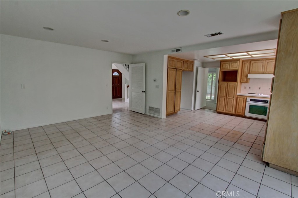 MLS #OC25241006 image #23