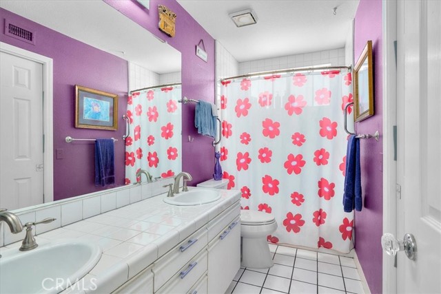 Detail Gallery Image 18 of 21 For 377 Roycroft Ave, Long Beach,  CA 90814 - 3 Beds | 2 Baths