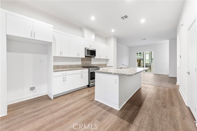 1315 W Cara Dr, Anaheim CA: https://media.crmls.org/medias/1d06879a-f071-4b4f-95bf-f08f7f480b14.jpg