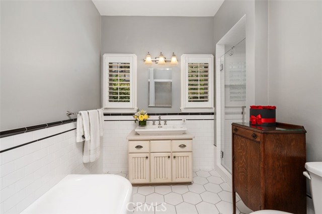 357 N Mayflower Avenue, Monrovia CA: https://media.crmls.org/medias/1d071c92-e5bd-494e-b0aa-fd3d5442b4b3.jpg