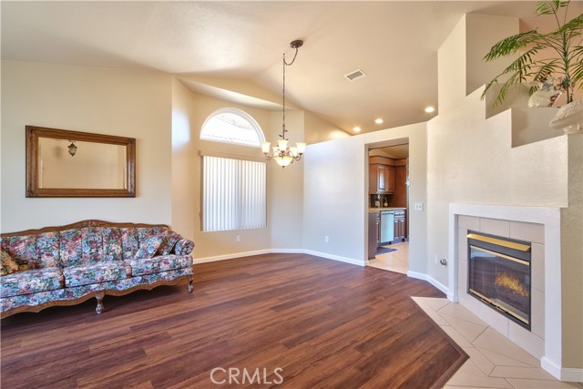 Detail Gallery Image 5 of 33 For 16820 Mediterranean Dr, Moreno Valley,  CA 92551 - 3 Beds | 2 Baths