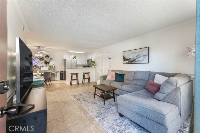 Detail Gallery Image 5 of 23 For 18758 Mandan St #1609,  Canyon Country,  CA 91351 - 3 Beds | 2 Baths