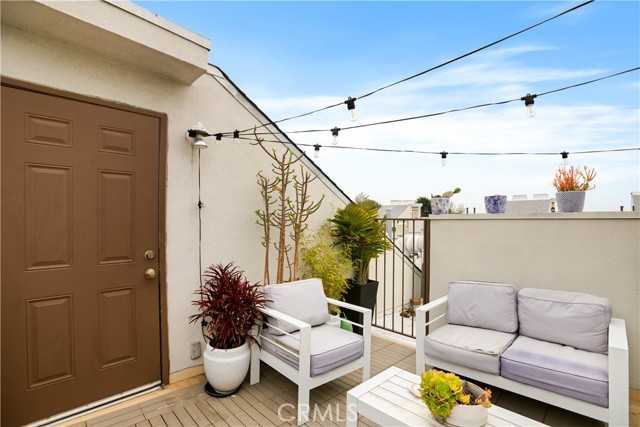 716 Maltman Avenue, Los Angeles CA: https://media.crmls.org/medias/1d080e61-b584-4463-834a-2f02e6c1381d.jpg