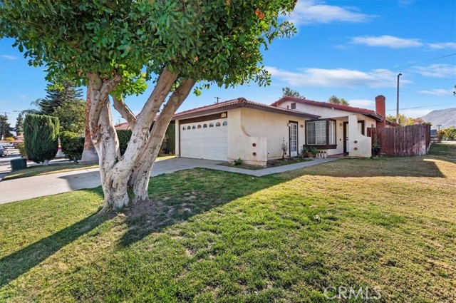 Detail Gallery Image 2 of 47 For 1906 Overland St, Colton,  CA 92324 - 4 Beds | 3 Baths