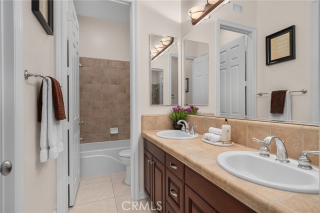 8416 Sunset Rose Drive, Corona CA: https://media.crmls.org/medias/1d0872da-da8d-47bf-95e8-63d5cc06158c.jpg