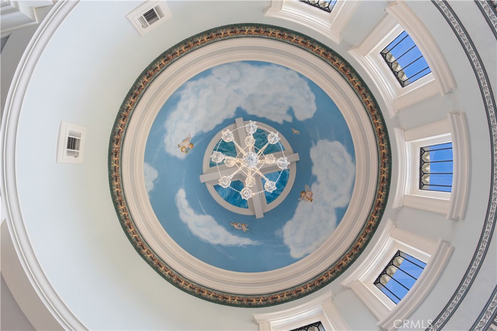 https://media.crmls.org/medias/1d09ce25-e70f-4a3e-a275-a800b7d6889c.jpg?preset=X-Large