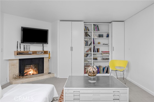 Detail Gallery Image 7 of 25 For 14960 Victory Bld #102,  Van Nuys,  CA 91411 - 2 Beds | 2 Baths