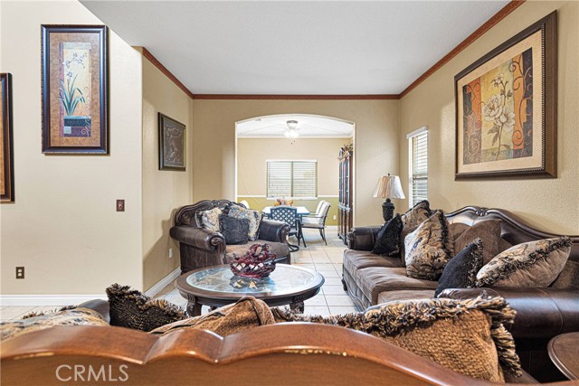 Detail Gallery Image 8 of 42 For 14288 Caballo Ct, Victorville,  CA 92394 - 5 Beds | 3 Baths