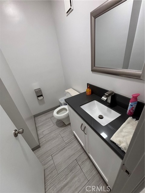 HOA BATHROOM