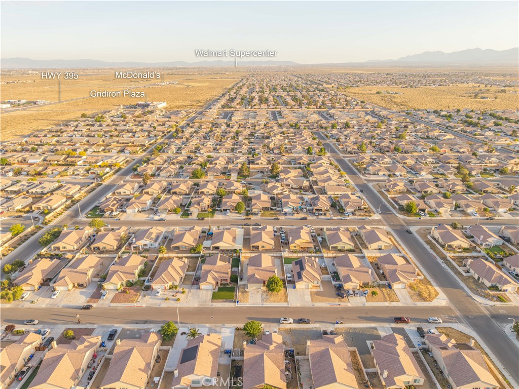 https://media.crmls.org/medias/1d0ab112-8f3f-4859-8f61-14d626de2a98.jpg?preset=X-Large