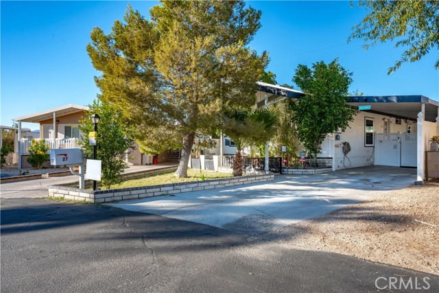 Detail Gallery Image 8 of 47 For 17555 Corkill Rd #27,  Desert Hot Springs,  CA 92241 - 3 Beds | 2 Baths