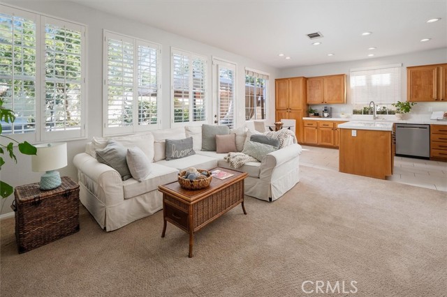 Detail Gallery Image 6 of 41 For 23361 Pike, Valencia,  CA 91355 - 4 Beds | 3 Baths