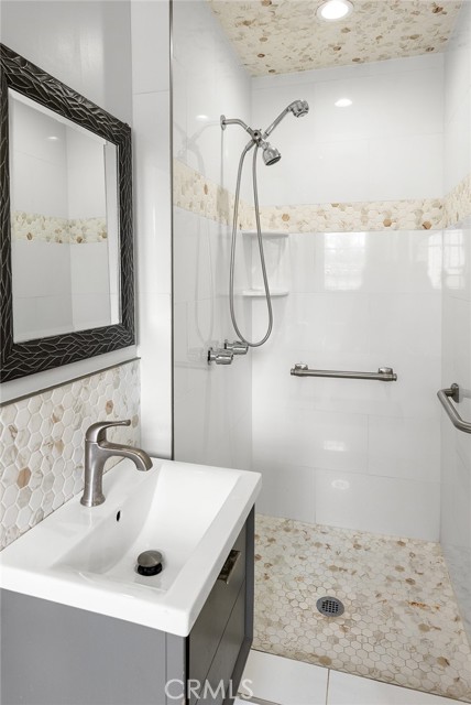 1119 S S Crescent Heights Boulevard, Los Angeles CA: https://media.crmls.org/medias/1d0da71f-7435-434b-9bc0-e1a5814c83a6.jpg