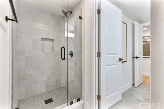 Detail Gallery Image 19 of 49 For 10900 Remmet Ave, Chatsworth,  CA 91311 - 5 Beds | 3 Baths